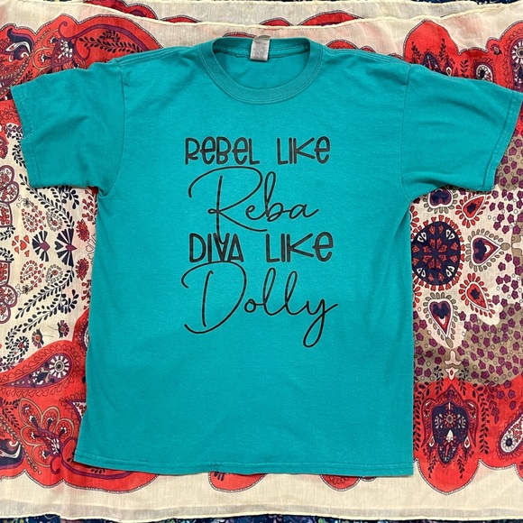 Reba McIntyre Dolly Parton T-shirt Size XL youth Adult Small  unisex - Picture 1 of 3